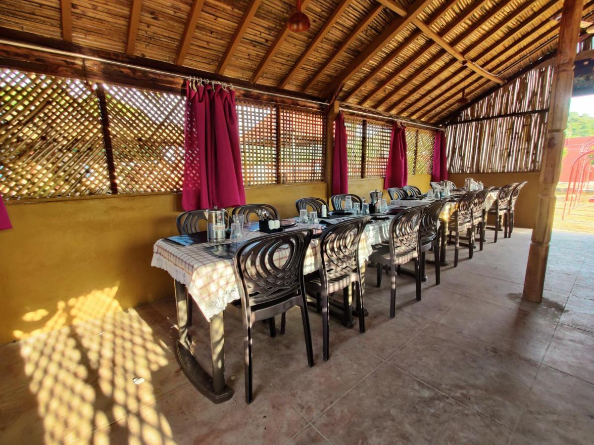 Santkrupa Villa Resort Nakhtrana エクステリア 写真