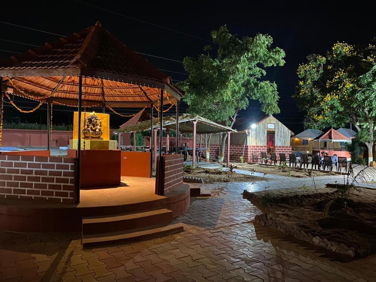 Santkrupa Villa Resort Nakhtrana エクステリア 写真