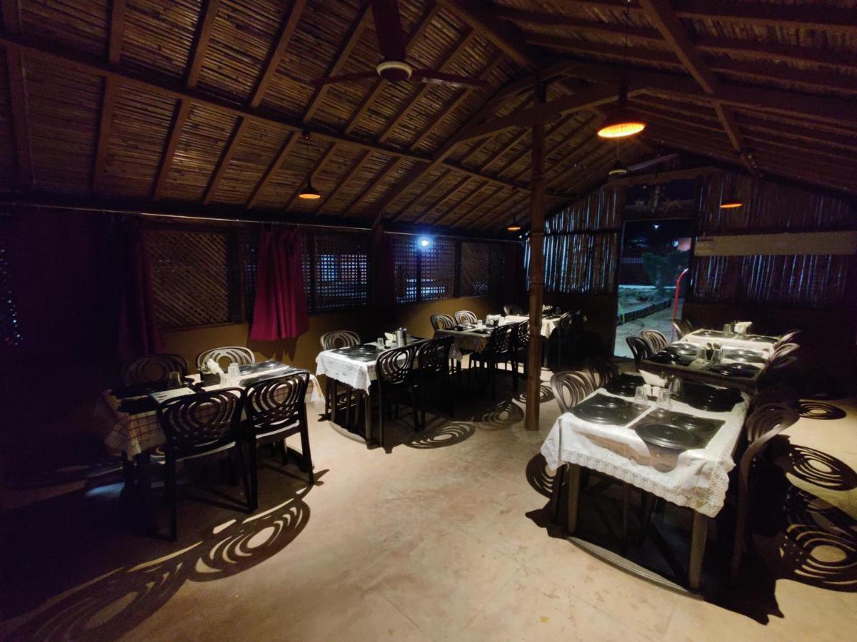 Santkrupa Villa Resort Nakhtrana エクステリア 写真