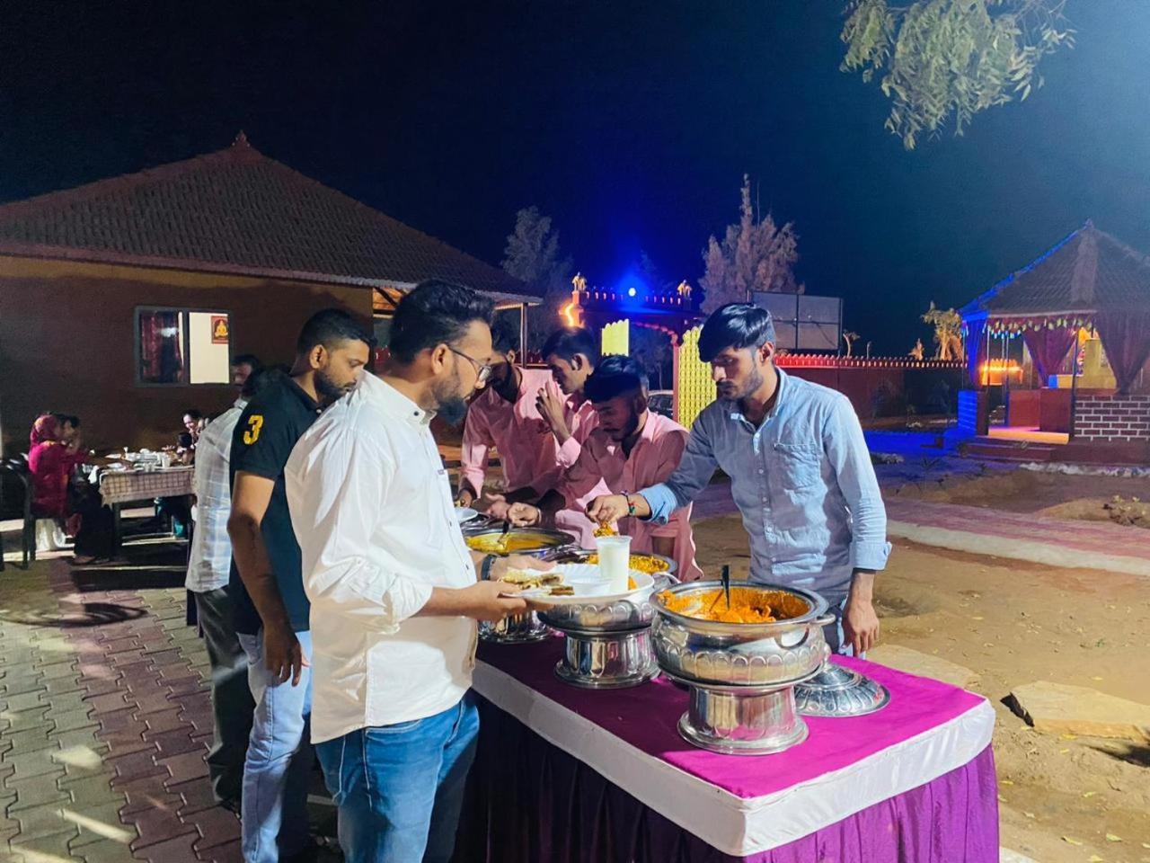 Santkrupa Villa Resort Nakhtrana エクステリア 写真