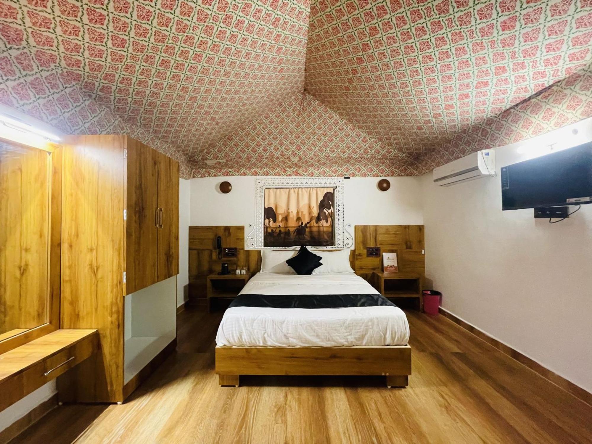 Santkrupa Villa Resort Nakhtrana エクステリア 写真